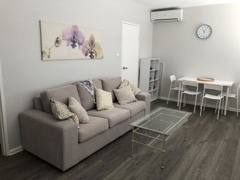 1 Bedroom Unit In Heart Of Elsternwick - Accommodation Port Hedland 0