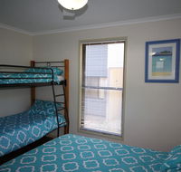 1 Naiad Court - Lowset family home with swimming pool and covered deck. Pet friendly - Accommodation Port Hedland