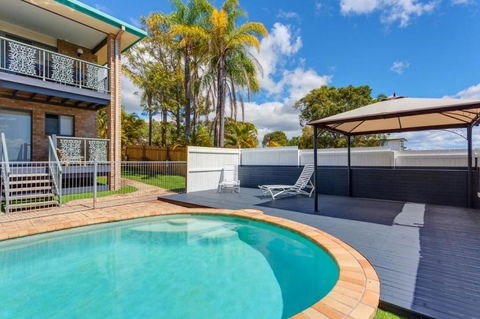 1-33 Tingira Close - Rainbow Beach, Gorgeous Ocean Views, Swimming Pool, Air Conditioning - Accommodation Port Hedland 2