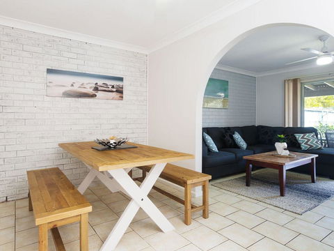 1/10 Catalina Close - So Close To The Water - Accommodation Port Hedland 1