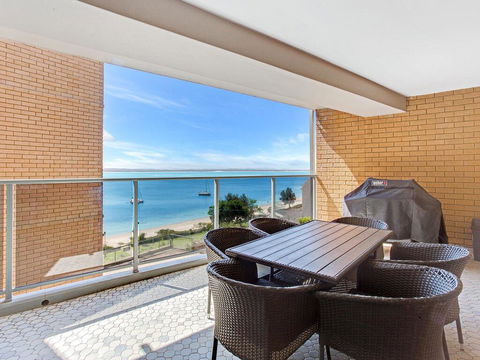10 'Kiah' 53 Victoria Parade - Waterfront Views, AIRCON And Close To The Marina. - Accommodation Port Hedland 2