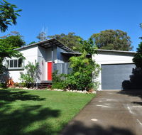 10 Double Island Drive - Modern family home centrally located swimming pool  outdoor area - Accommodation Port Hedland