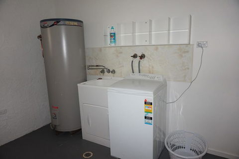 11 Bomburra Court - Rainbow Beach, Comfortable Beach House, Plenty Of Boat Parking - Accommodation Port Hedland 2