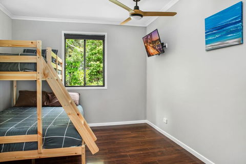 11 Naiad Court - Rainbow Shores, Fantastic Family Retreat, Swimming Pool, 200m To Beach, Free Wi-Fi - Accommodation Port Hedland 1