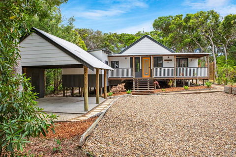 11 Naiad Court - Rainbow Shores, Fantastic Family Retreat, Swimming Pool, 200m To Beach, Free Wi-Fi - Accommodation Port Hedland 3