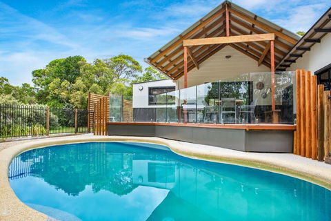 11 Naiad Court - Rainbow Shores, Fantastic Family Retreat, Swimming Pool, 200m To Beach, Free Wi-Fi - Accommodation Port Hedland 2
