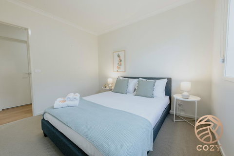 118 Refreshing 3BR Werribee Family House - Accommodation Port Hedland 2