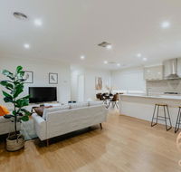 118 Refreshing 3BR Werribee Family House - Accommodation Port Hedland