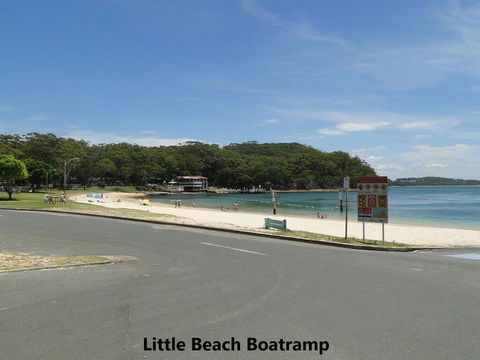 12 'Florentine' , 11 Columbia Close - WIFI, Aircon, Spectacular Views - Accommodation Port Hedland 2