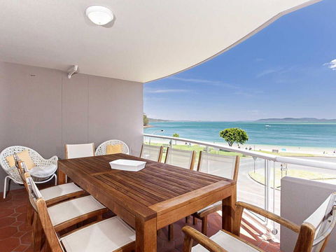 12 'Florentine' , 11 Columbia Close - WIFI, Aircon, Spectacular Views - Accommodation Port Hedland 0