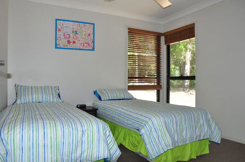 12 Satinwood Drive - Family Home With Swimming Pool Located In Natural Bushland And Close To Beach - Accommodation Port Hedland 2