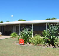 12 Zircon Street - Renovated beach shack with the perfect blend of comfort and coastal cool - Accommodation Port Hedland