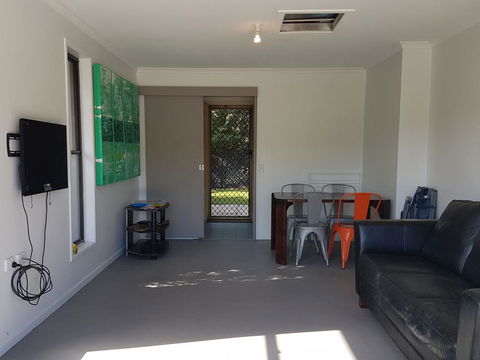 13 Coora Court - Sleeps 6, Pool, Air Con, Pets - Accommodation Port Hedland 2