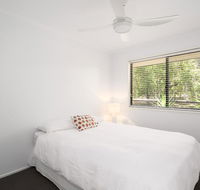13 Orania Court Rainbow Shores - Pool sleeps 8 air conditioning fire pit - Accommodation Port Hedland