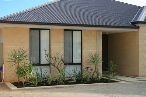 14Rosapark House - Accommodation Port Hedland 1