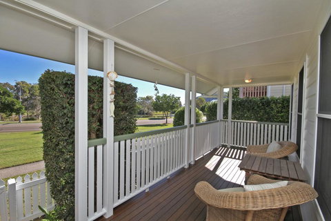 16 Beachway Pde, Marcoola: Linen Incl, WiFi, Pet Friendly, A/Cond. 500 BOND - Accommodation Port Hedland 0