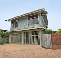 18 Northbeach Place Mudjimba Beach - Pet Friendly Linen Included WIFI - Accommodation Port Hedland