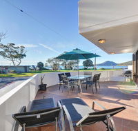 2 'Fleetwood' 63 Shoal Bay Road - spectacular views - Accommodation Port Hedland