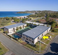 2 'The Dunes' 38 Marine Drive - pool tennis court and so close to the beach - Accommodation Port Hedland