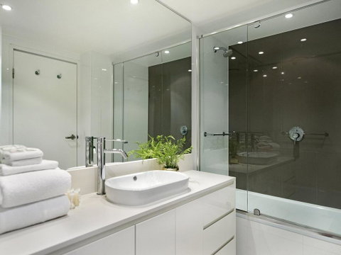 2 Bedroom Ocean View 27 Floors Above H-Residences - Accommodation Port Hedland 2