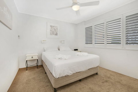 2 Bedroom Top Floor Unit - Ocean Views And Pool - Accommodation Port Hedland 2