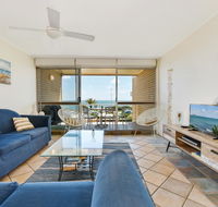 2 Bedroom Top Floor Unit - Ocean Views and Pool - Accommodation Port Hedland