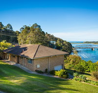 2 Water Crescent - Retro Haven - Accommodation Port Hedland