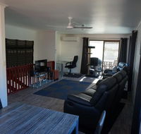 2-29 Rumbalara Avenue - Rainbow Beach Bring your dog or your cat or bring both Free Wi-Fi - Accommodation Port Hedland