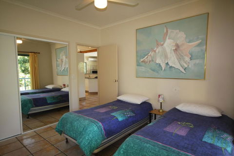 20 Orania Court - Two Storey Family Home With Swimming Pool, Patio & Large Deck. Pet Friendly - Accommodation Port Hedland 1