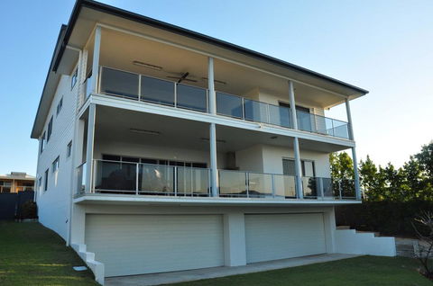 21 Tingira Close - Family Home In A Quiet Street Enjoying Ocean Views - Accommodation Port Hedland 1