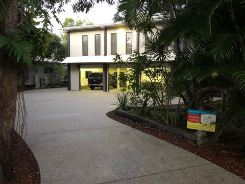25 Naiad Court - Rainbow Shores, The Ultimate Beachside Executive Property, Air Conditioned - Accommodation Port Hedland 0