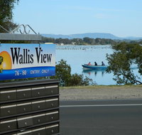 26 Wallis View - Opposite the Lake - 3 Bedroom Apartment - Sleeps 8 - Accommodation Port Hedland
