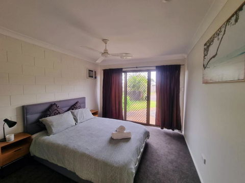 Cosy & Convenient: Pools, Shops, Uni, Hospital - Accommodation Port Hedland 2