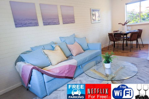Crawley Cosy Urban Retreat Close To CBD UWA Free Park Netflix - Accommodation Port Hedland 0