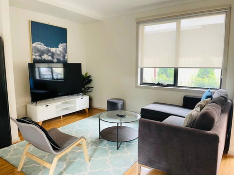 D111 Special Melbourne Retreat - Accommodation Port Hedland 3