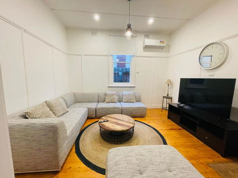 D114 Victorian Central Stay - Accommodation Port Hedland 0