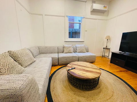 D114 Victorian Central Stay - Accommodation Port Hedland 2