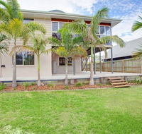 29 Cypress Avenue - Rainbow Beach Close to the beach with a pool - Accommodation Port Hedland