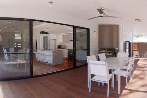 33 Esprit Drive - Rainbow Shores, Style, Comfort And Relaxation, Pets Welcome, Pool - Accommodation Port Hedland 3