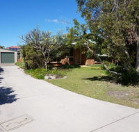 4 Boronia Place - Rainbow Beach Perfect convenient location Fenced yard - Accommodation Port Hedland
