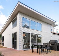 4 king or 8 single beds WiFi Netflix pet friendly - Accommodation Port Hedland