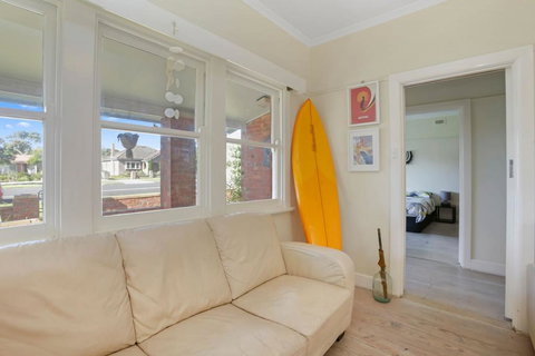 4 MONTROSE AVE - Retro Home In The Heart Of Town - Accommodation Port Hedland 1