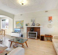 4 MONTROSE AVE - retro home in the heart of town - Accommodation Port Hedland