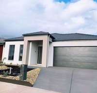 4Bed 2Bath Cozy Guesthouse in Tarneit - Accommodation Port Hedland