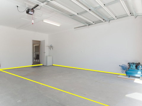 5 Bent Street - Huge House With Foxtel & Aircon - Accommodation Port Hedland 1