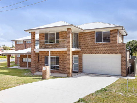 5B BENT STREET - LARGE HOUSE WITH DUCTED AIR CON, WIFI & FOXTEL - Accommodation Port Hedland 0