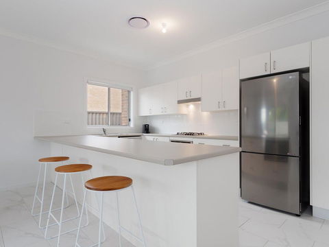 5B BENT STREET - LARGE HOUSE WITH DUCTED AIR CON, WIFI & FOXTEL - Accommodation Port Hedland 2