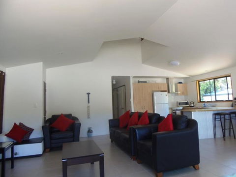 6 Bomburra Court - Rainbow Beach, Pet Friendly In Great Bush And Beach Location - Accommodation Port Hedland 2