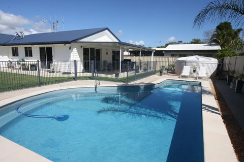 62 Tingira Close - Modern Lowset Home With Swimming Pool, Outdoor Area, Ample Parking. Pet Friendly - Accommodation Port Hedland 3