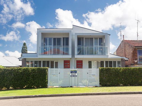 7 Judith Street - Stunning Duplex With Ducted Air - Accommodation Port Hedland 0
